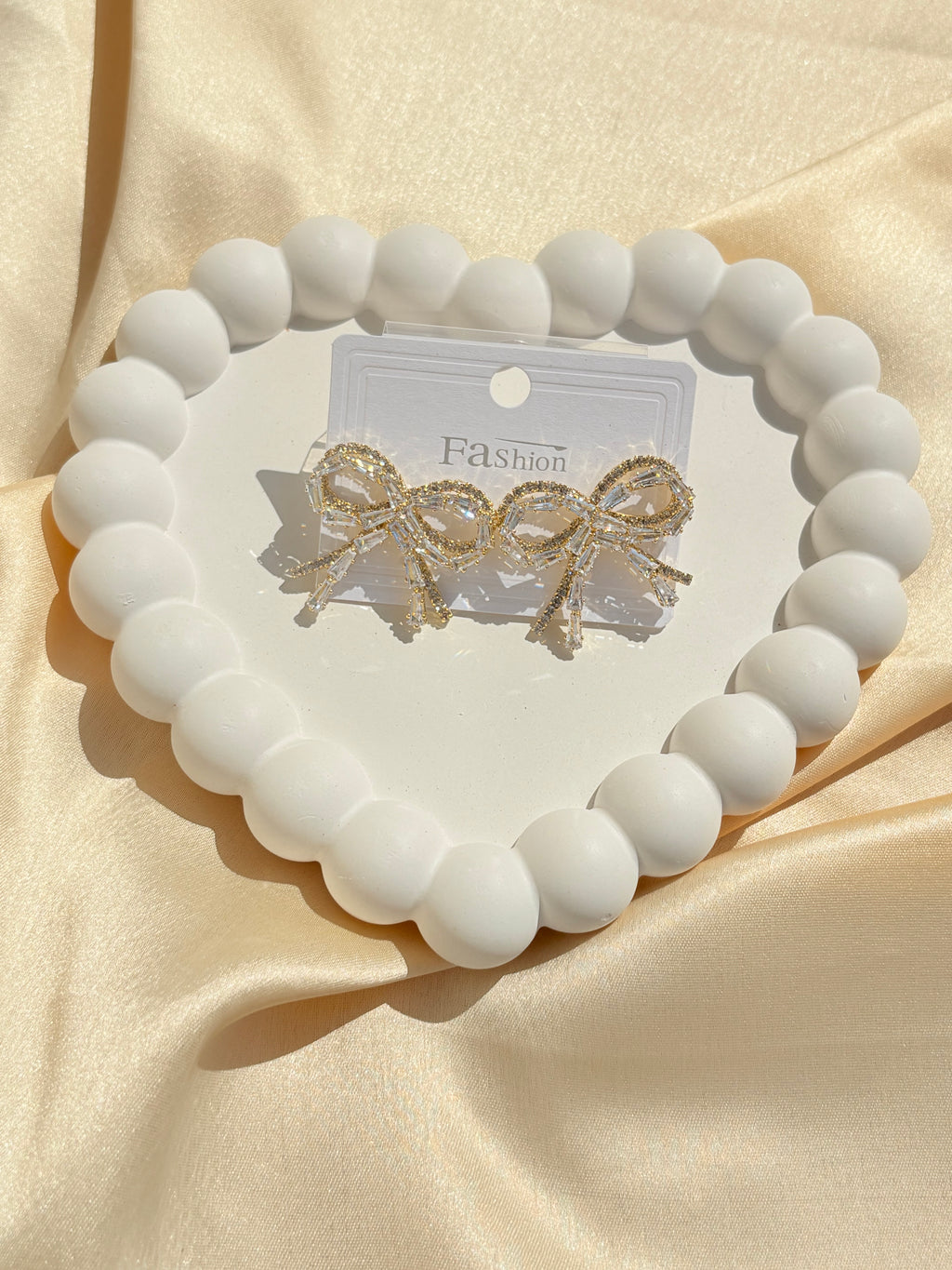Diamond bow
